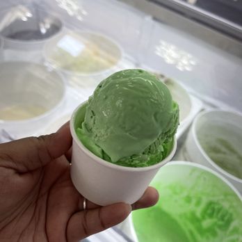 Castaways Ice Cream - Ice Cream & Frozen Yogurt Near Me - Honolulu, Hawaii Castaways Ice Cream - Ice Cream & Frozen Yogurt Near Me - Honolulu, Hawaii