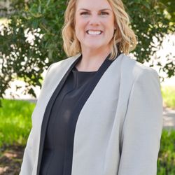 Barnett Woolums, P.A. - Attorney Erin Barnett