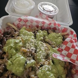 No sour cream on the plate, paid extra 1.50 just for them to put it on the side.
