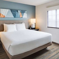 Hyatt House Boston/Waltham - Guest Room