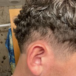 Floyd's 99 Barbershop