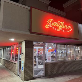 Giordano's - Outside - Pizza Near Me - Streamwood, Illinois