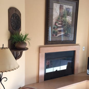 Su Nido Inn - Fireplace in living room. - Hotels Near Me - Ojai, California Su Nido Inn - Fireplace in living room. - Hotels Near Me - Ojai, California