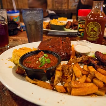Dinosaur Bar-B-Que - Chili, fries, ribs, wing - Barbeque Near Me - Syracuse, New York