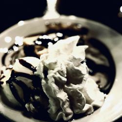 Mare E Monti - Warm derby cake with a scoop of vanilla ice cream