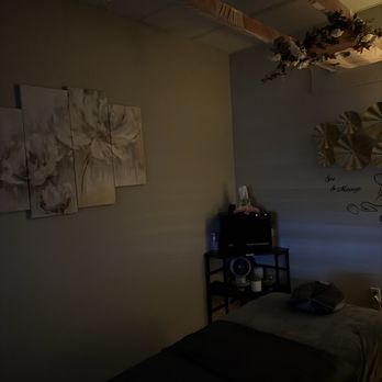 Escape Thai Massage - Massage room. Very clean and smelled really good!!! - Massage Near Me - Murrieta, California