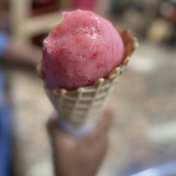 Paleteria Y Neveria Encanto - Strawberry water based ice cream
