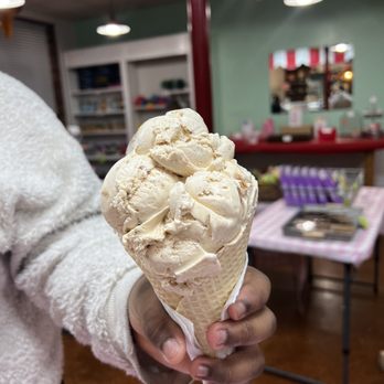 Pink Dipper - Biscoff ice cream - Ice Cream & Frozen Yogurt Near Me - North Augusta, South Carolina Pink Dipper - Biscoff ice cream - Ice Cream & Frozen Yogurt Near Me - North Augusta, South Carolina