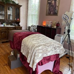 Lovesome Beauty Lounge - Treatment room