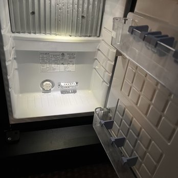 Kissel Uptown - How is this considered a refrigerator? Nothing fits! - Hotels Near Me - Oakland, California Kissel Uptown - How is this considered a refrigerator? Nothing fits! - Hotels Near Me - Oakland, California