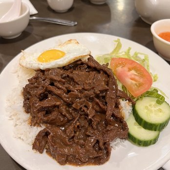 Phnom Penh - Beef luc lac with a side of egg - Cambodian Near Me - Vancouver, British Columbia