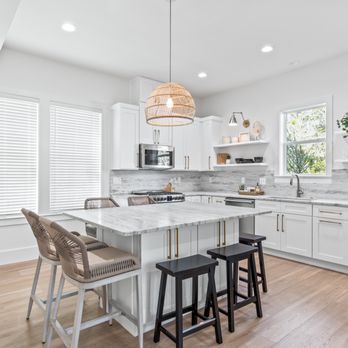 Renovation Flooring - Addiction by Floors 2000 LVP flooring for kitchen - Flooring Near Me - Miramar Beach, Florida Renovation Flooring - Addiction by Floors 2000 LVP flooring for kitchen - Flooring Near Me - Miramar Beach, Florida