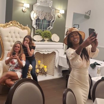 Queens TeaHouse - Taking selfies - Tea Rooms Near Me - Parkland, Florida Queens TeaHouse - Taking selfies - Tea Rooms Near Me - Parkland, Florida