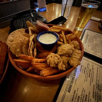 Joshua Tree Saloon - Dive Bars Near Me - Joshua Tree, California Joshua Tree Saloon - Dive Bars Near Me - Joshua Tree, California