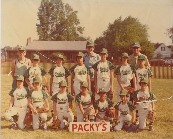 Packy's Wine & Liquor's Logo
