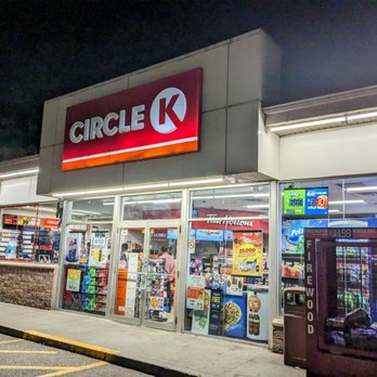 Circle K - Storefront - Convenience Stores Near Me - Toronto, Ontario