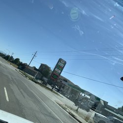 Sinclair - Sinclair Gas: very sound gas station in Pinedale! Look for the green DINO
