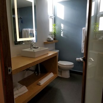 TRYP by Wyndham Isla Verde - Bath sink - Hotels Near Me - Carolina, Puerto Rico TRYP by Wyndham Isla Verde - Bath sink - Hotels Near Me - Carolina, Puerto Rico
