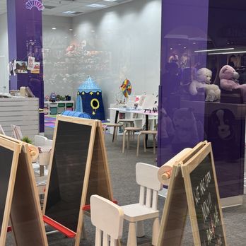 Pekaso And Kids - Inside - Kids Activities Near Me - Tukwila, Washington Pekaso And Kids - Inside - Kids Activities Near Me - Tukwila, Washington