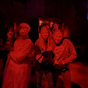 Universal Horror Unleashed - The girls with the surgeon! - Haunted Houses Near Me - Las Vegas, Nevada Universal Horror Unleashed - The girls with the surgeon! - Haunted Houses Near Me - Las Vegas, Nevada