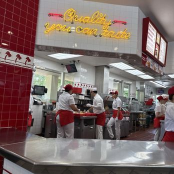 In-N-Out Burger - Lunch - Burgers Near Me - West Sacramento, California In-N-Out Burger - Lunch - Burgers Near Me - West Sacramento, California