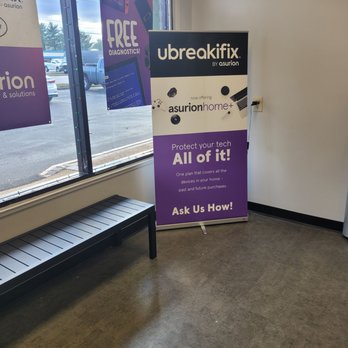 uBreakiFix by Asurion - Small seating area - Mobile Phone Repair Near Me - Fredericksburg, Virginia
