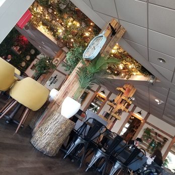 Sarah's Brick Oven - Kosher Near Me - Skokie, Illinois