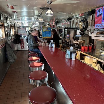 Red Arrow Diner - Counter seating - Diners Near Me - Manchester, New Hampshire