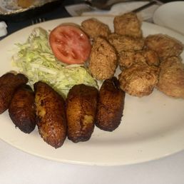 Chica BONELESS Fried Chicken Chunks Fried Rice Combo with Sweet Plantain (Maduros)
