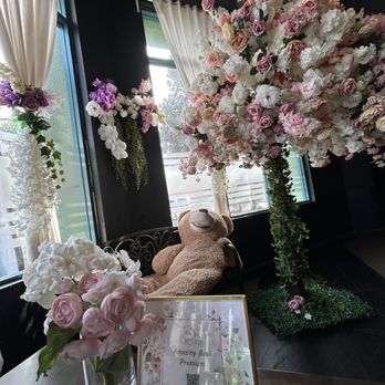 Amazing Basil - Decor next to my table. - Asian Fusion Near Me - Fremont, California