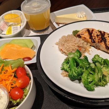 Cafe 128 - Grilled salmon, spring salad, fruit mix, pineapple juice, cheesecake - Cafeteria Near Me - Kirkland, Washington