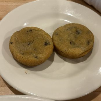 Old Chicago Pizza + Taproom - Complimentary Chocolate chips cookies - Pizza Near Me - Hays, Kansas