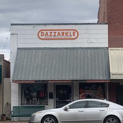 Dazzarkle - Front of the shop
