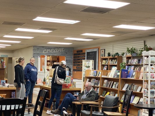 Cream Northwest by null