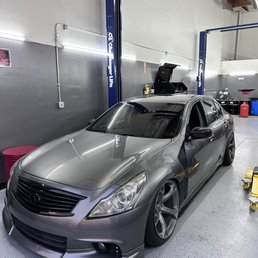 Airlift suspension being worked on