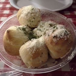 Mamma Mia 2 - Awesome garlic bread!
