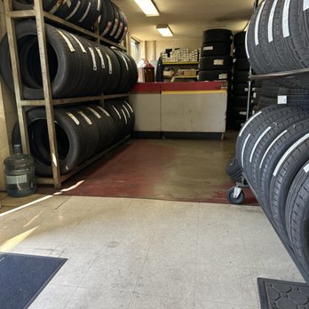 Fullerton Discount Tire Center - Service desk. - Tires Near Me - Fullerton, California Fullerton Discount Tire Center - Service desk. - Tires Near Me - Fullerton, California