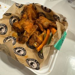 Boondocks Patio & Grill - I ordered buffalo wings. 0 sauce and no ranch?