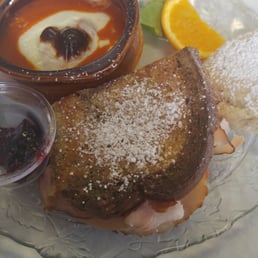 Scone worh cream, 1/2 monte cristo sandwich with tomato soup.