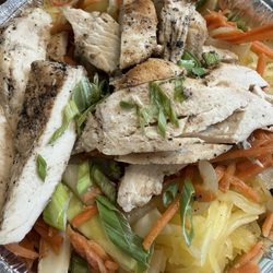ParTake Kitchen - Chicken with cabbage, carrots and spaghetti squash!