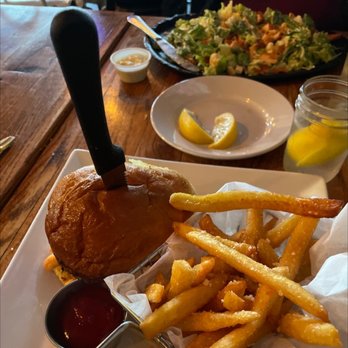 Prato 850 - Prato well done burger with fries - Gastropubs Near Me - Commack, New York Prato 850 - Prato well done burger with fries - Gastropubs Near Me - Commack, New York