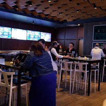 Moxies - Bar area - Cocktail Bars Near Me - Houston, Texas Moxies - Bar area - Cocktail Bars Near Me - Houston, Texas
