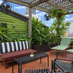 High Five Rooftop Pool & Bar - Premium Cabana