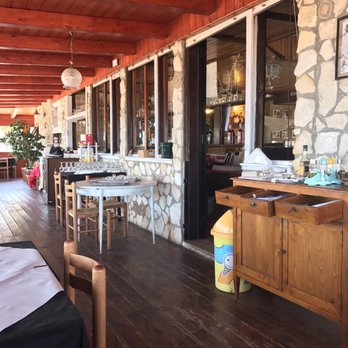 Gambero Rosso - Covered patio - Calabrian Near Me - Crotone, VV Gambero Rosso - Covered patio - Calabrian Near Me - Crotone, VV