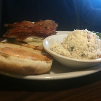 Willow Ranch - Ranch burger with potato salad - Barbeque Near Me - Buttonwillow, California