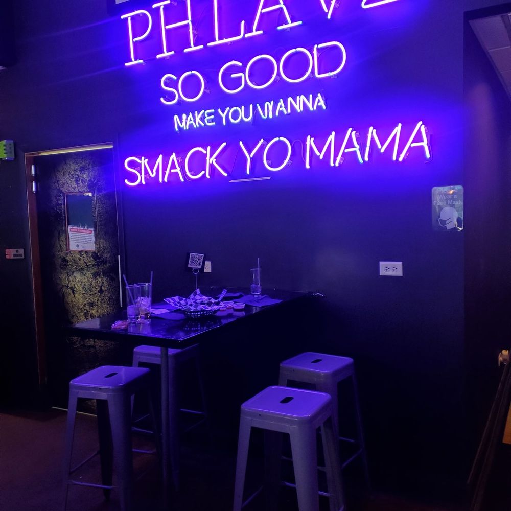 Phlavz - Sports Bars Near Me - Chicago, Illinois
