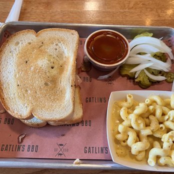 Gatlin's BBQ - Pulled pork sandwich w/ side of Mac and cheese - Barbeque Near Me - Houston, Texas Gatlin's BBQ - Pulled pork sandwich w/ side of Mac and cheese - Barbeque Near Me - Houston, Texas