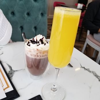 Evviva Breakfast & Lunch - Hot chocolate and freshly squeezed mimosa - Breakfast & Brunch Near Me - Vaughan, Ontario
