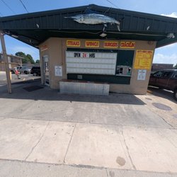 Butt-Hedz Bar and Grill