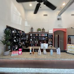 Tropical Sun Tanning & Wellness - Warm and welcoming front desk